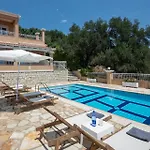Villa Elena Costa *