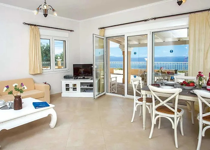 Elena Costa Villa *