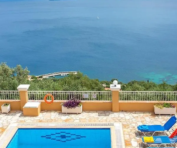 Villa Elena Costa *