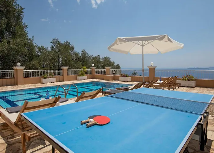 Villa Elena Costa *